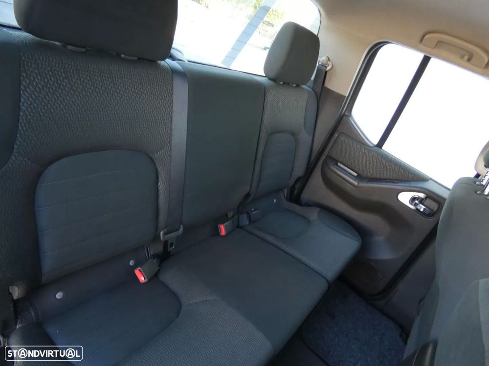 Nissan Navara 2.5 dCi CD XE P.Comfort 4WD - 14
