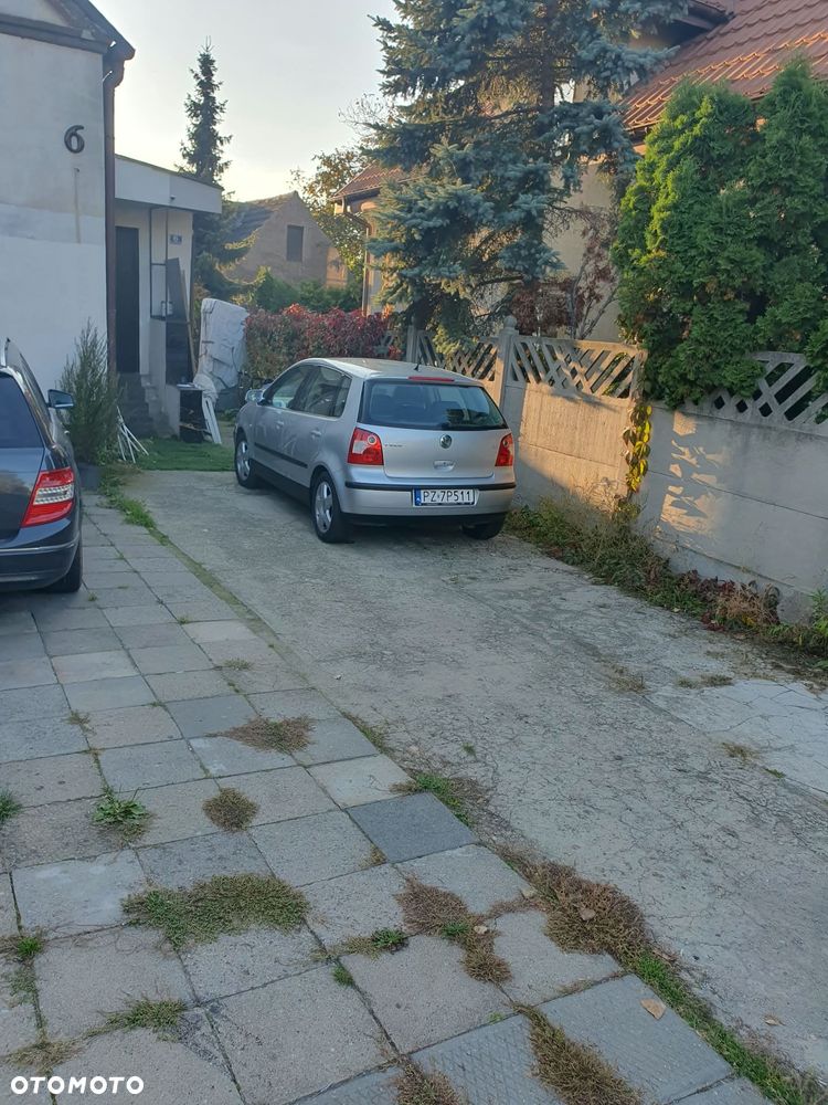 Volkswagen Polo 1.4 16V Comfortline - 18