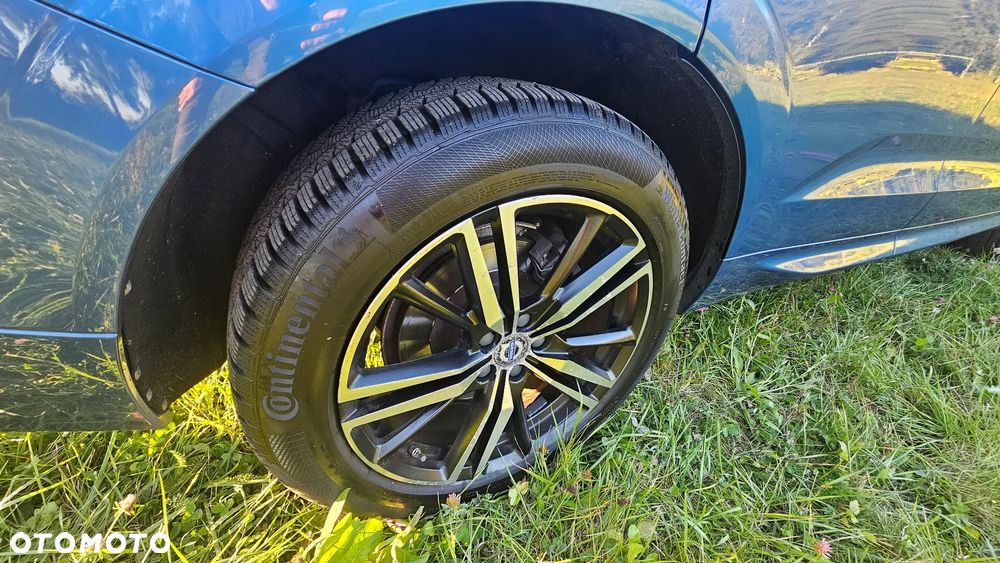 Volvo XC 60 T5 AWD R-Design - 9