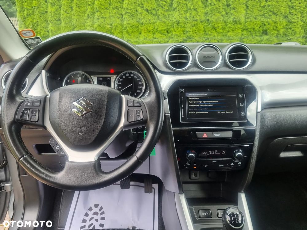Suzuki Vitara 1.6 Comfort 2WD - 16