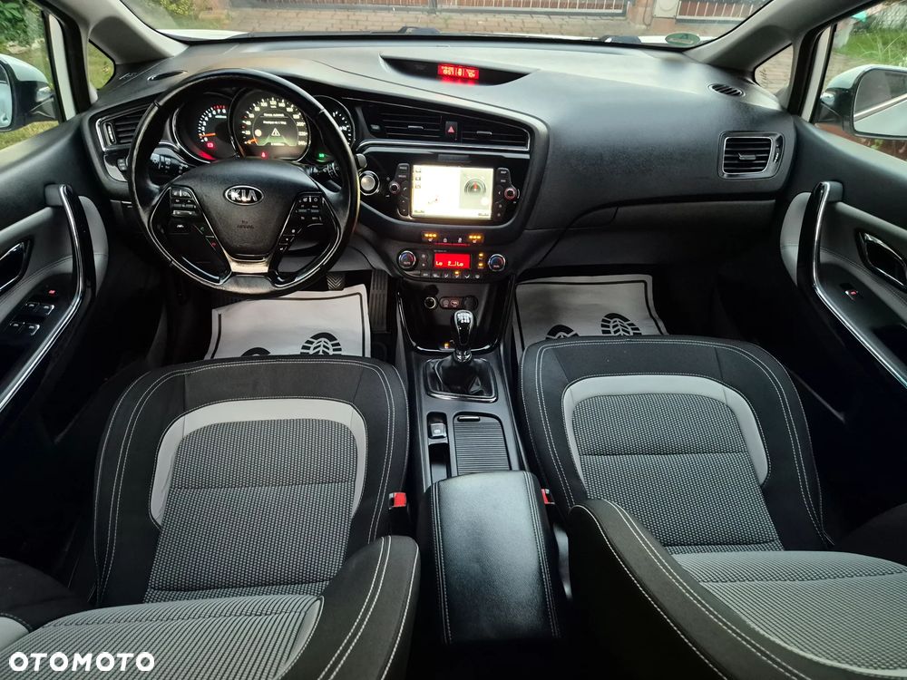 Kia Ceed 1.6 GDI ISG Spirit - 7