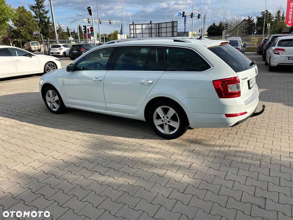 Skoda Octavia 2.0 TDI Elegance DSG - 9