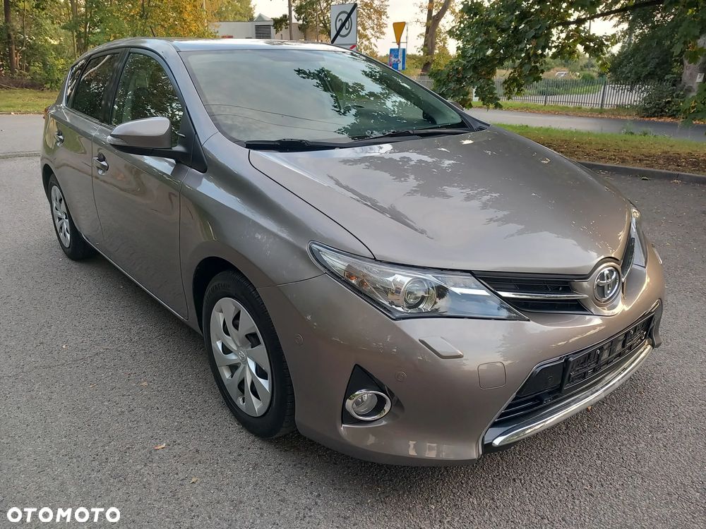 Toyota Auris 1.4 D-4D Premium Comfort - 3