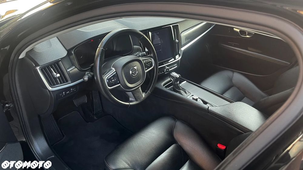 Volvo V90 D4 Momentum - 10