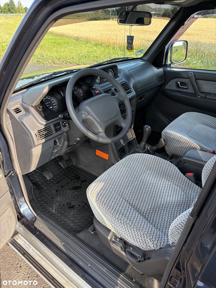 Mitsubishi Pajero - 17