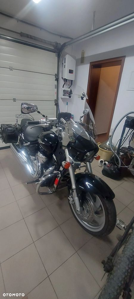 Suzuki Intruder - 4