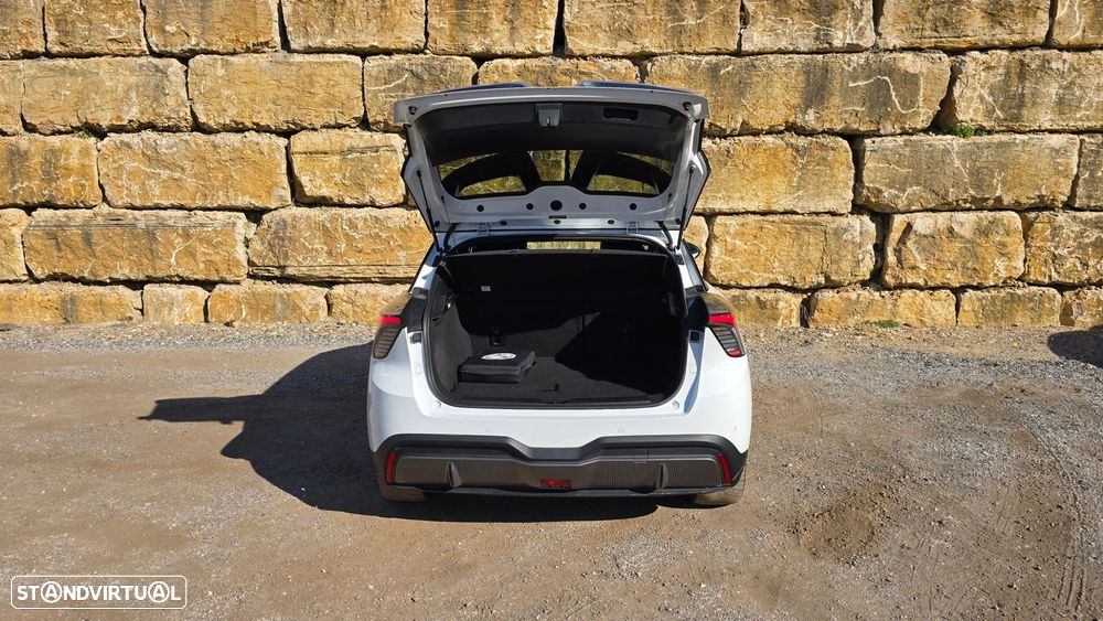 MG MG4 64 kWh Luxury - 56