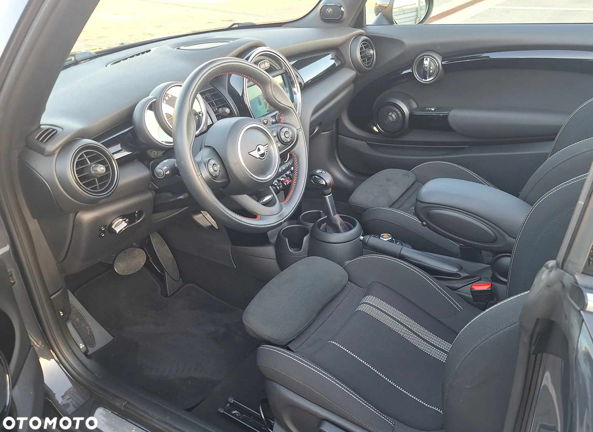 MINI Cooper S Cabrio Sidewalk - 17