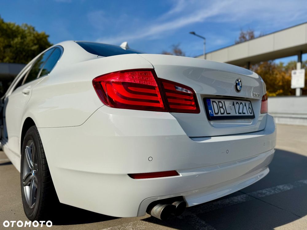BMW Seria 5 523i - 6