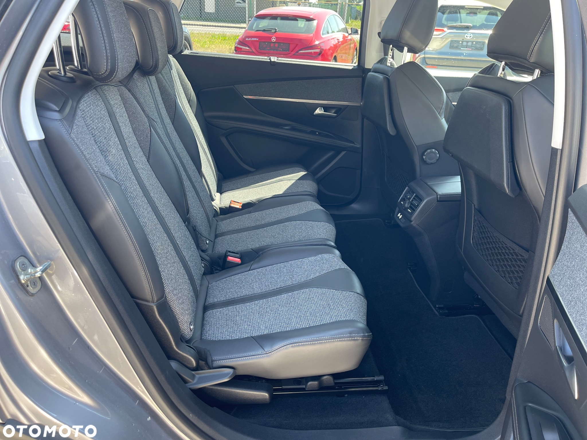 Peugeot 5008 BlueHDI 120 EAT6 Allure - 9