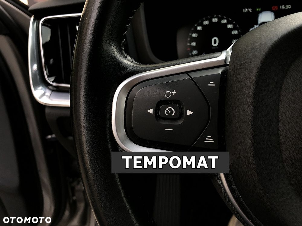 Volvo V60 B4 D Momentum Pro - 20