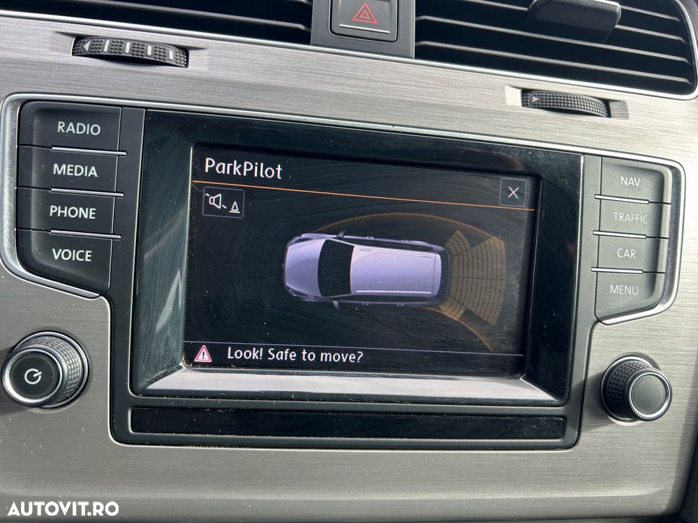 Volkswagen Golf 1.6 TDI BlueMotion Technology DSG Comfortline - 34