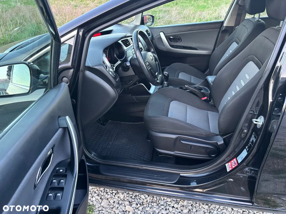 Kia Ceed 1.6 CRDi 128 Dream Team Edition - 6