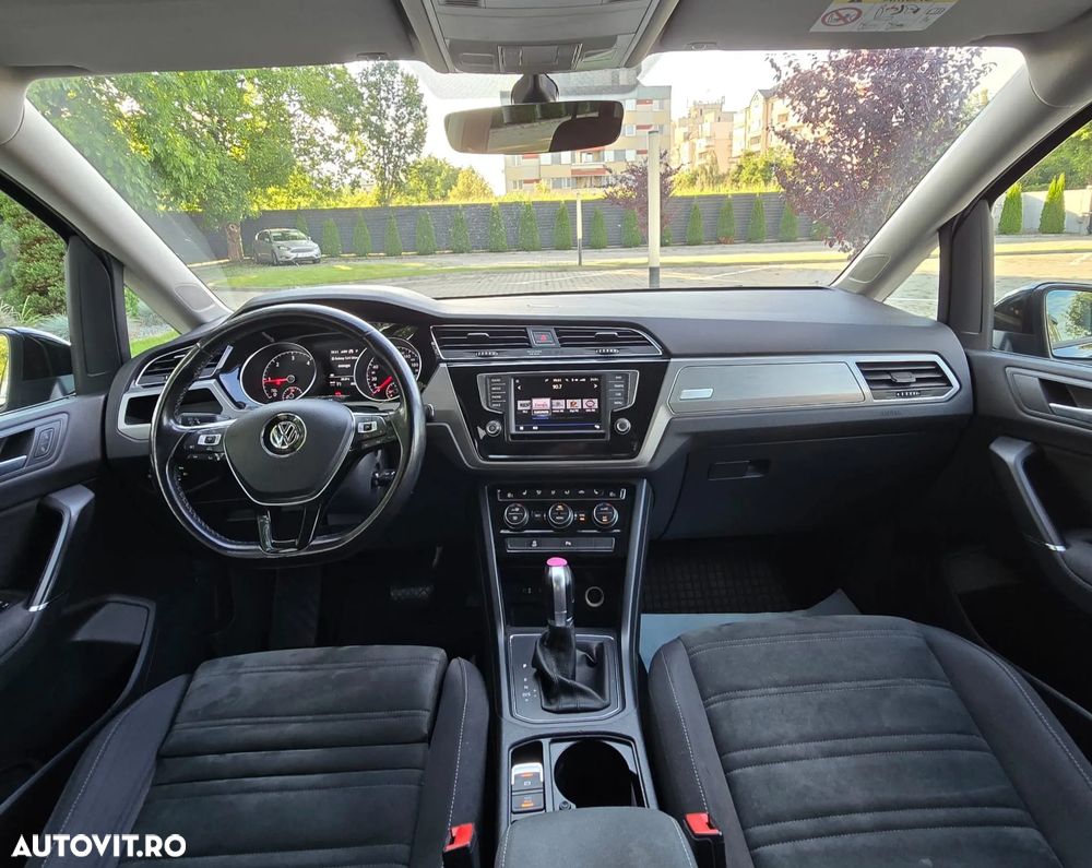Volkswagen Touran 2.0 TDI DSG Highline - 5