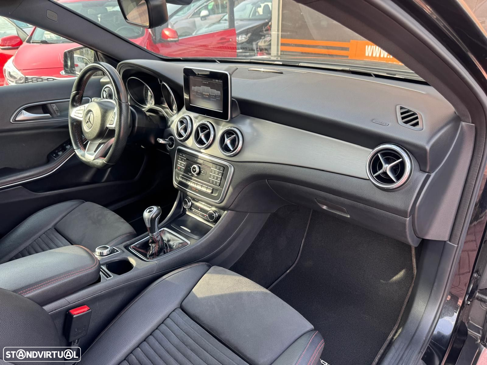 Mercedes-Benz GLA 180 CDi AMG Line - 55