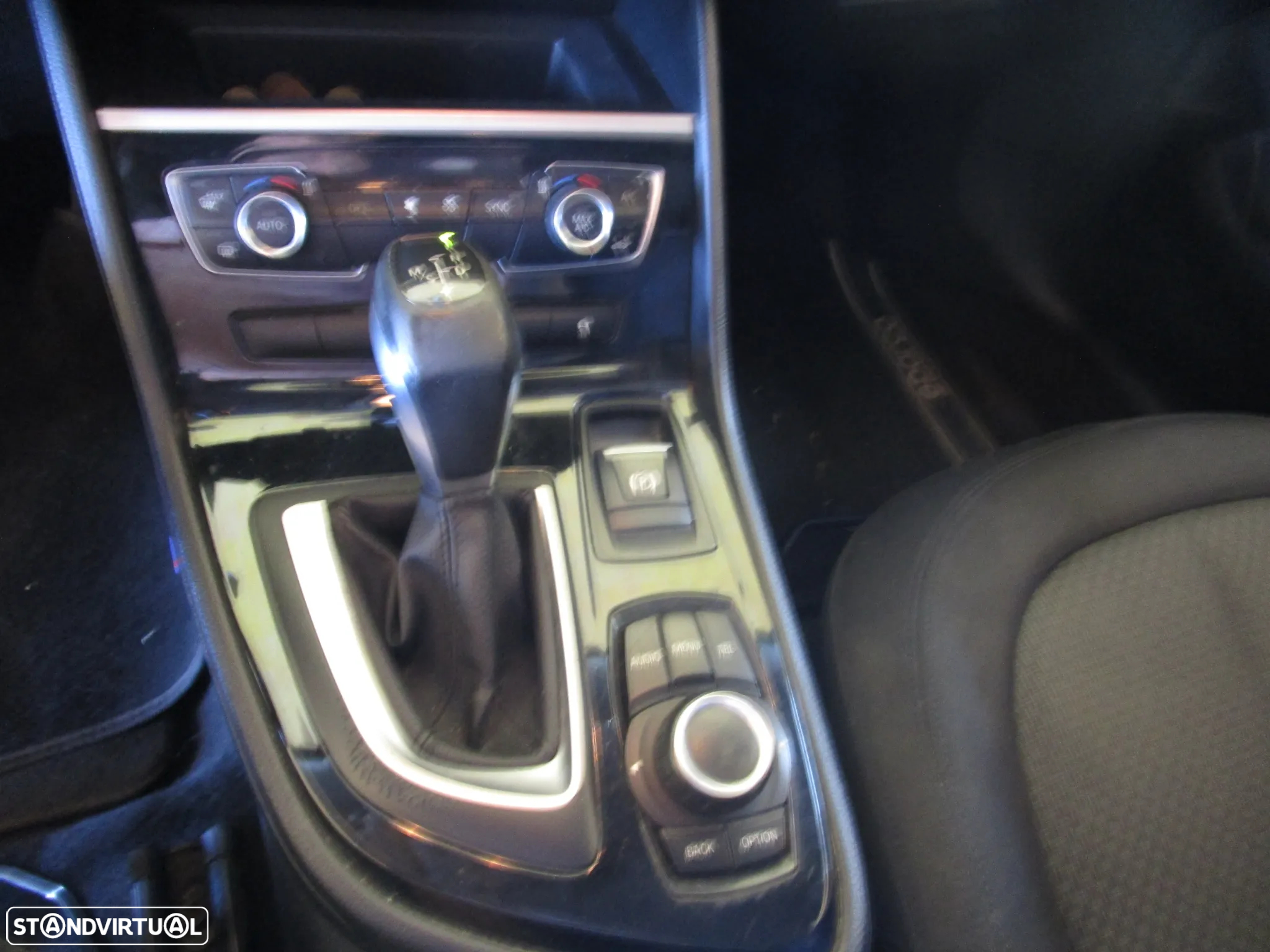 BMW 216 Active Tourer d Line Luxury Auto - 29