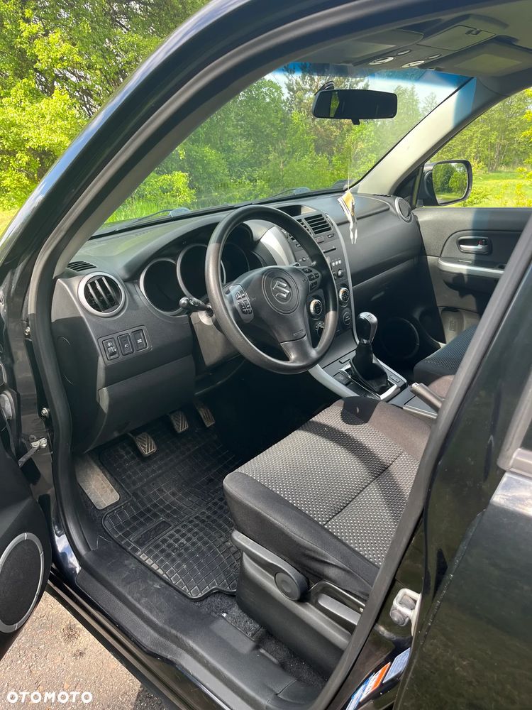Suzuki Grand Vitara 2.0 - 5