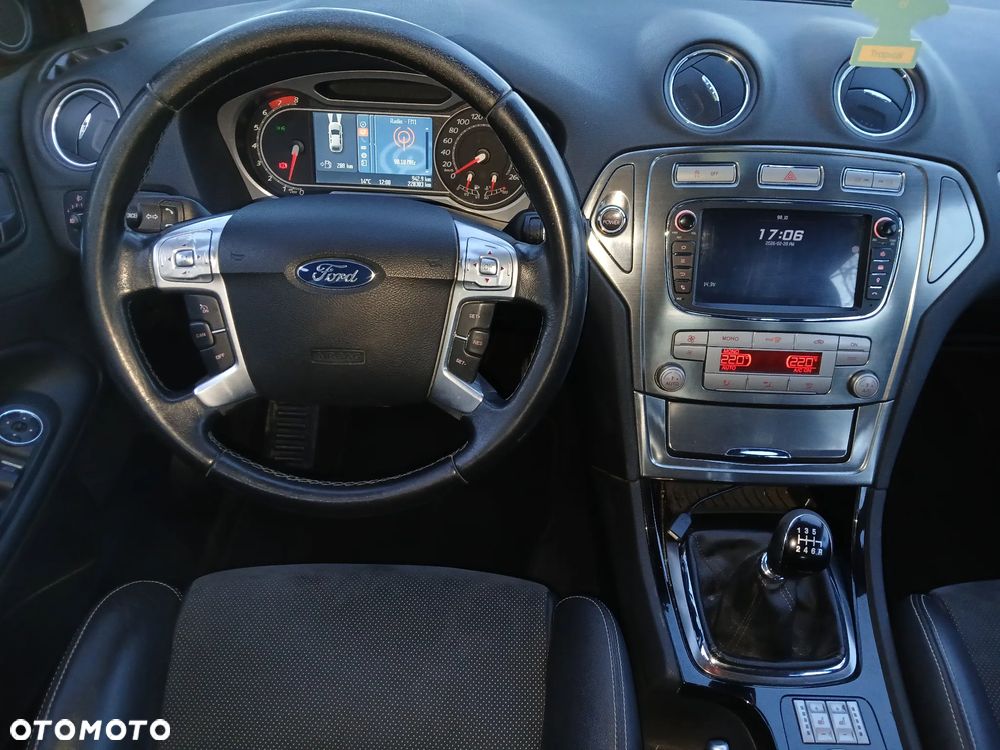 Ford Mondeo 2.5 Titanium - 22