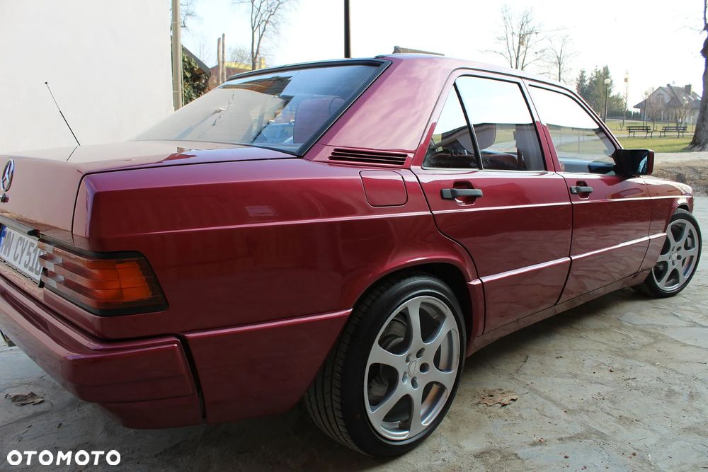 Mercedes-Benz W201 (190) - 4