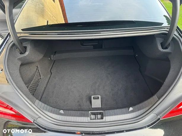 Mercedes-Benz CLA 250 4Matic 7G-DCT AMG Line - 22