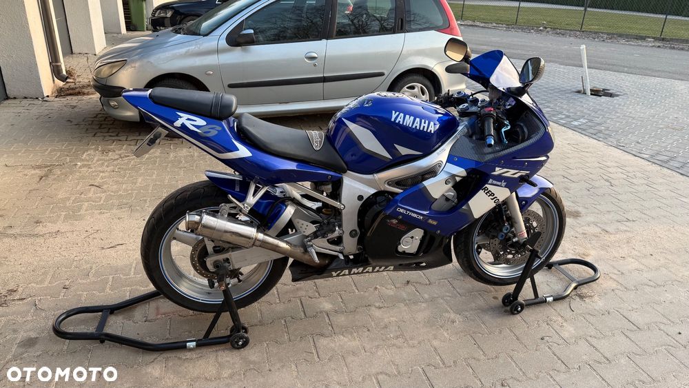 Yamaha R6 - 8
