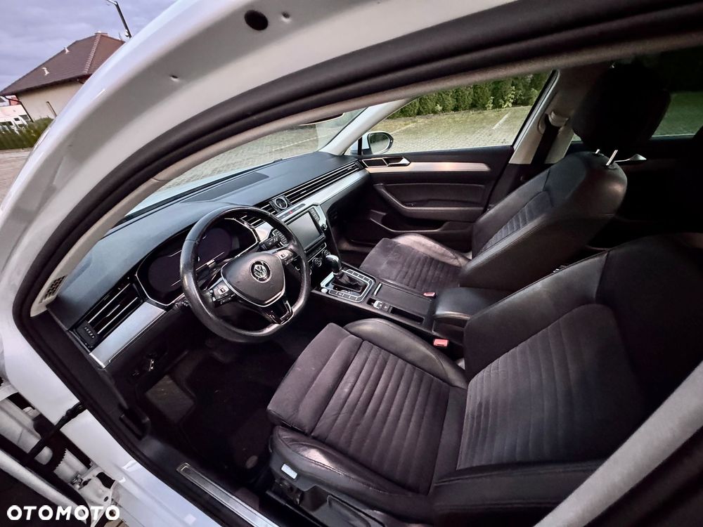 Volkswagen Passat - 12