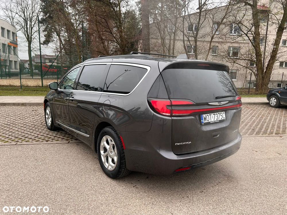 Chrysler Pacifica - 4