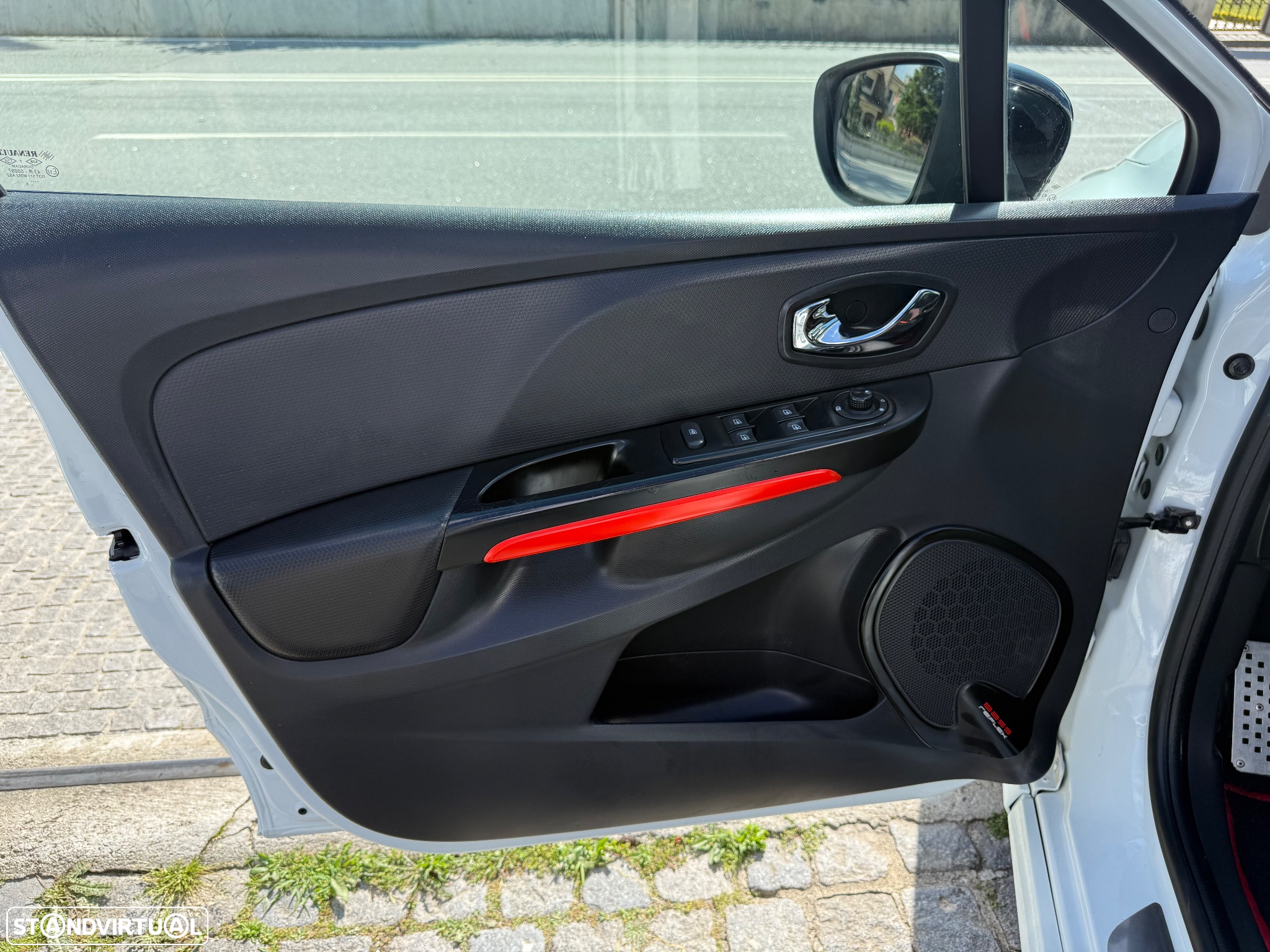 Renault Clio TCe 200 EDC Sport R.S. - 17