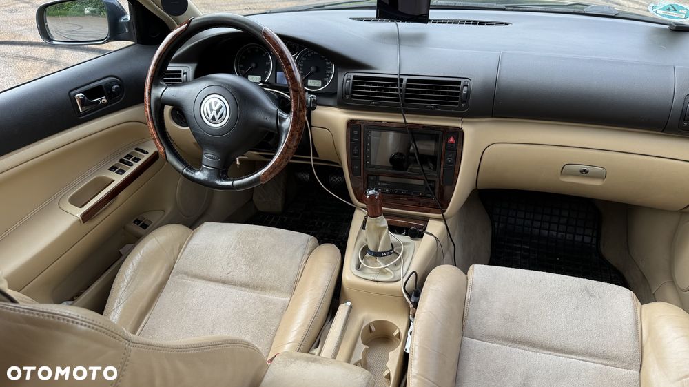 Volkswagen Passat 2.8 V6 4Mot Highline - 12