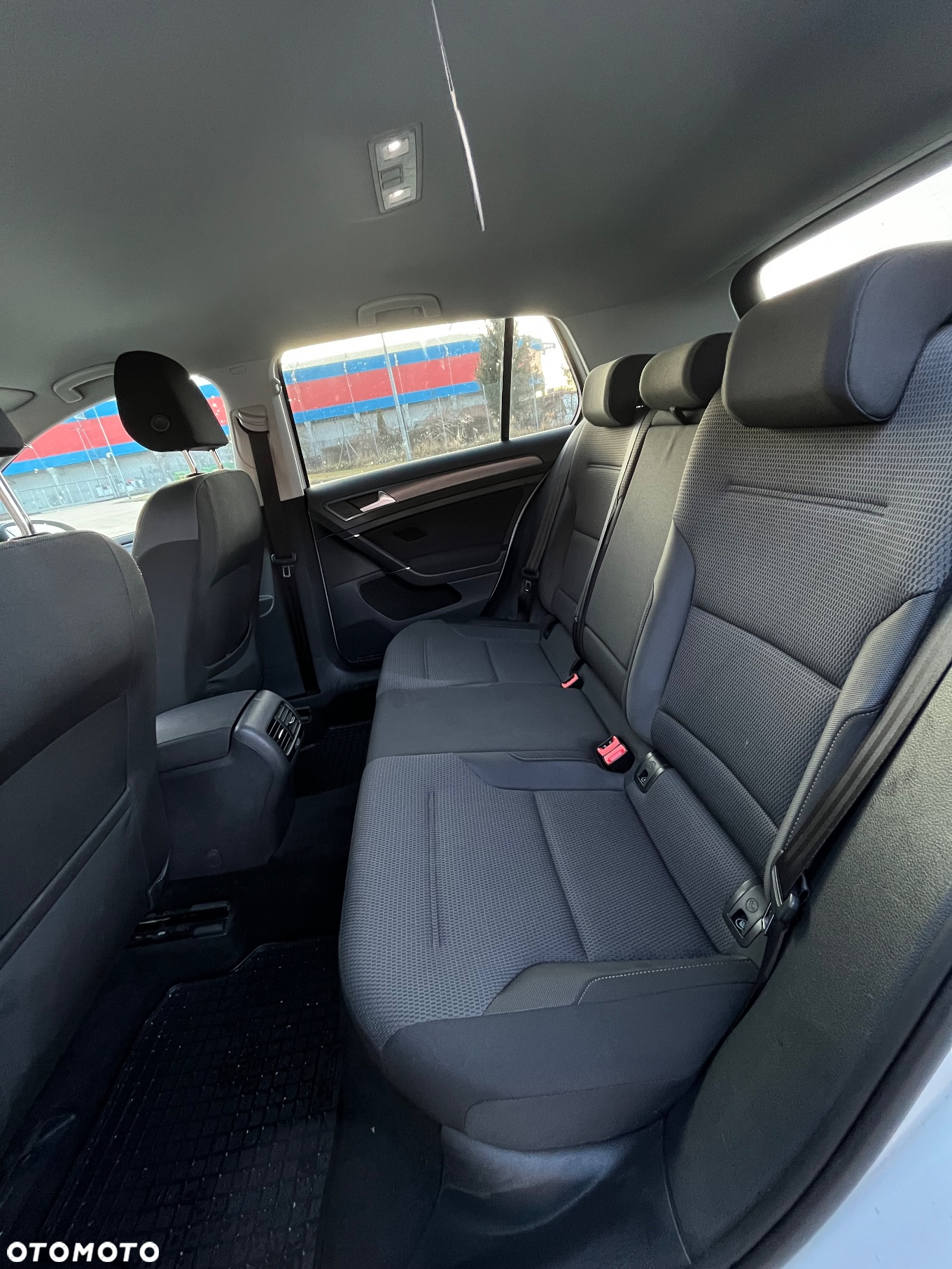 Volkswagen Golf e-Golf - 24