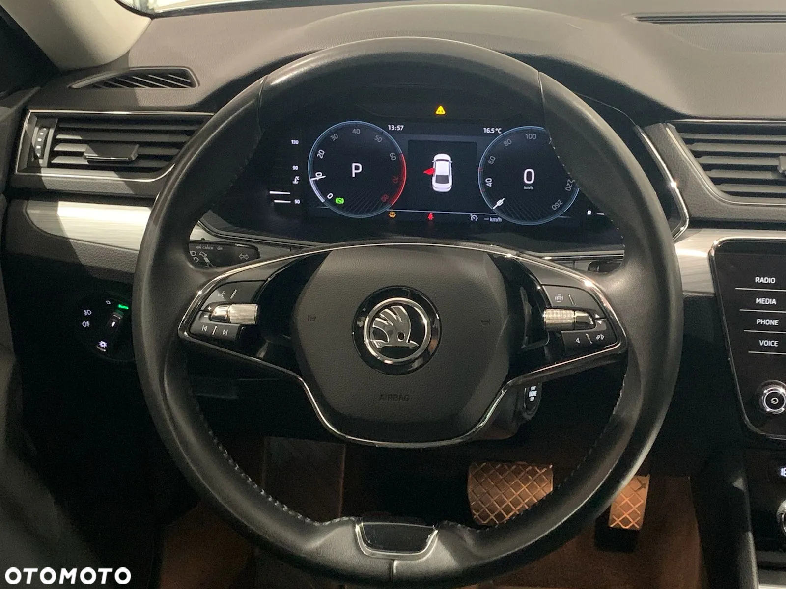 Skoda Superb 1.5 TSI Ambition DSG - 8
