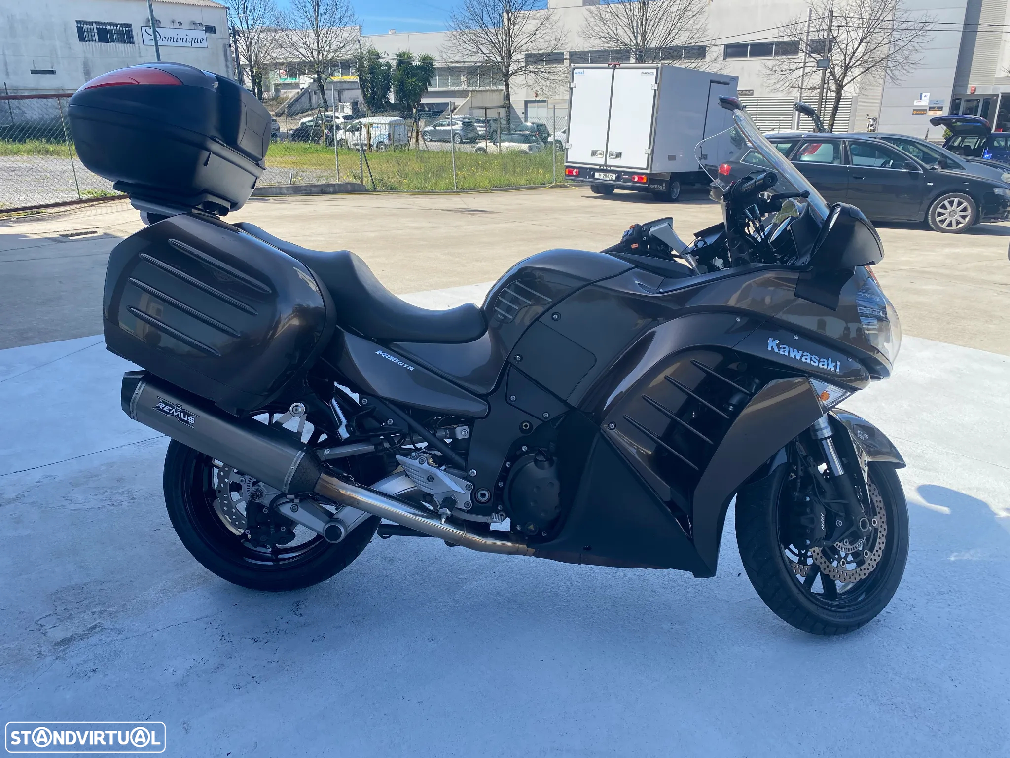 Kawasaki GTR 1400 GTR - 2
