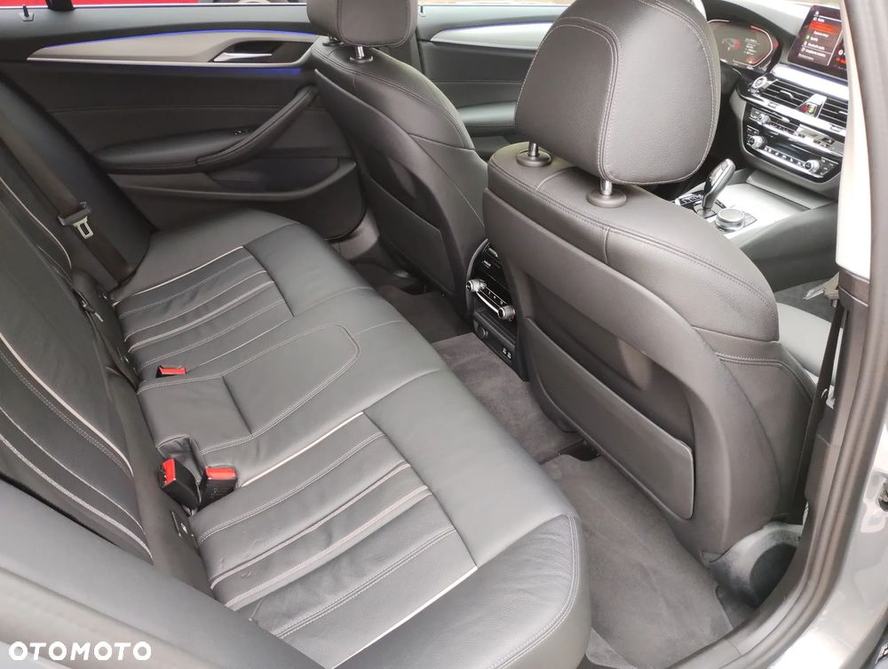 BMW Seria 5 520d Touring Luxury Line - 3