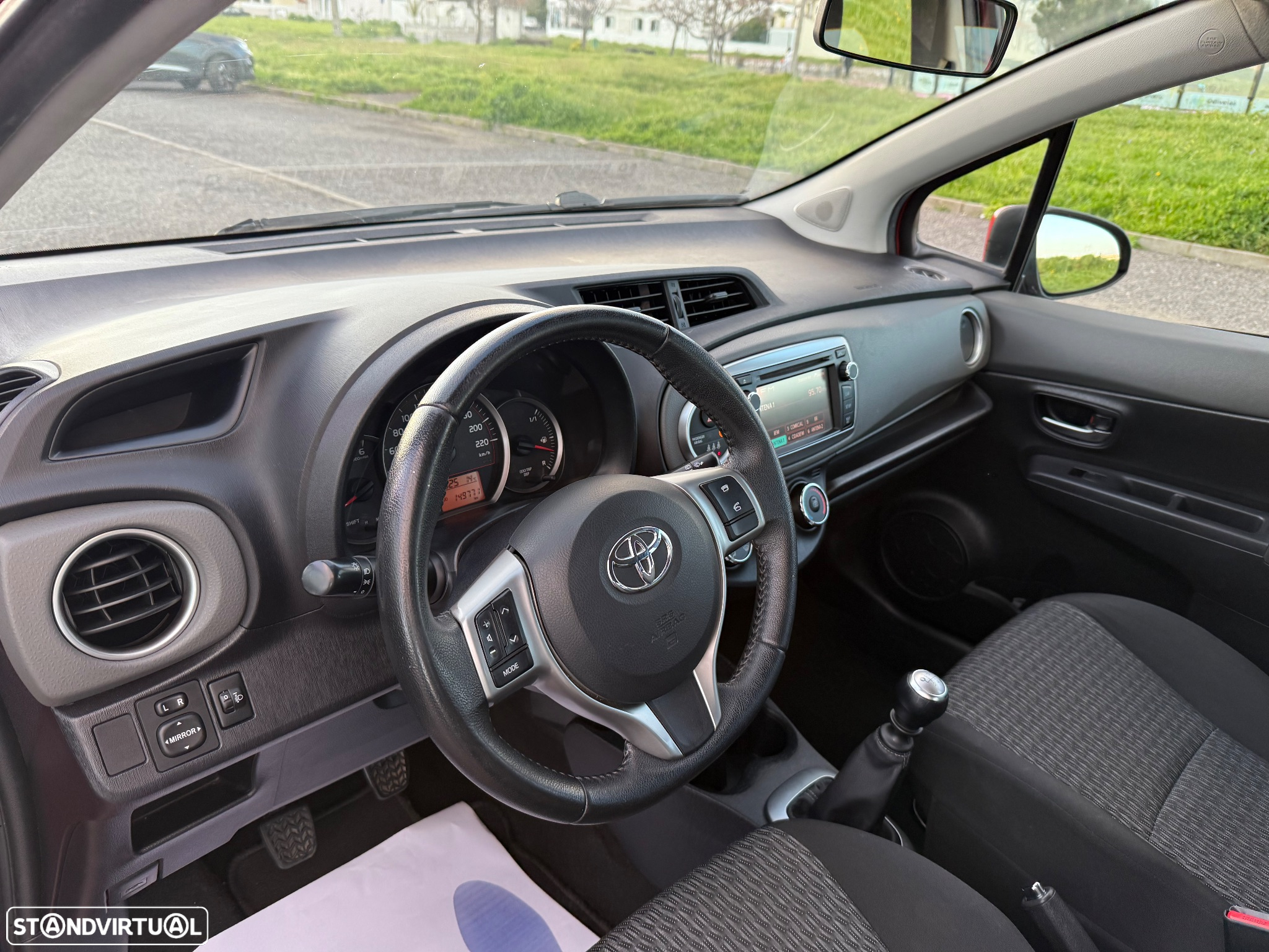 Toyota Yaris 1.4 D-4D Comfort 99g - 14