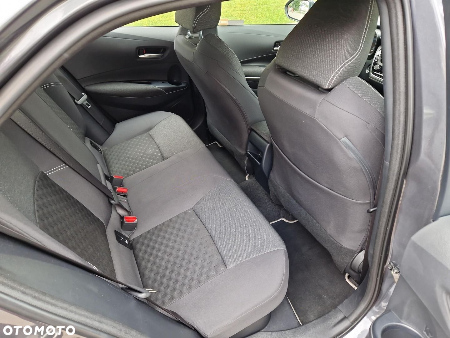 Toyota Corolla 1.8 Hybrid Comfort - 14