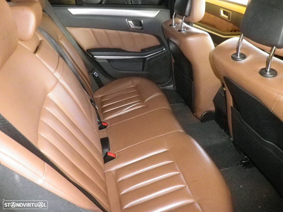 Mercedes-Benz E 300 Bluetec Hybrid Avantgarde - 23