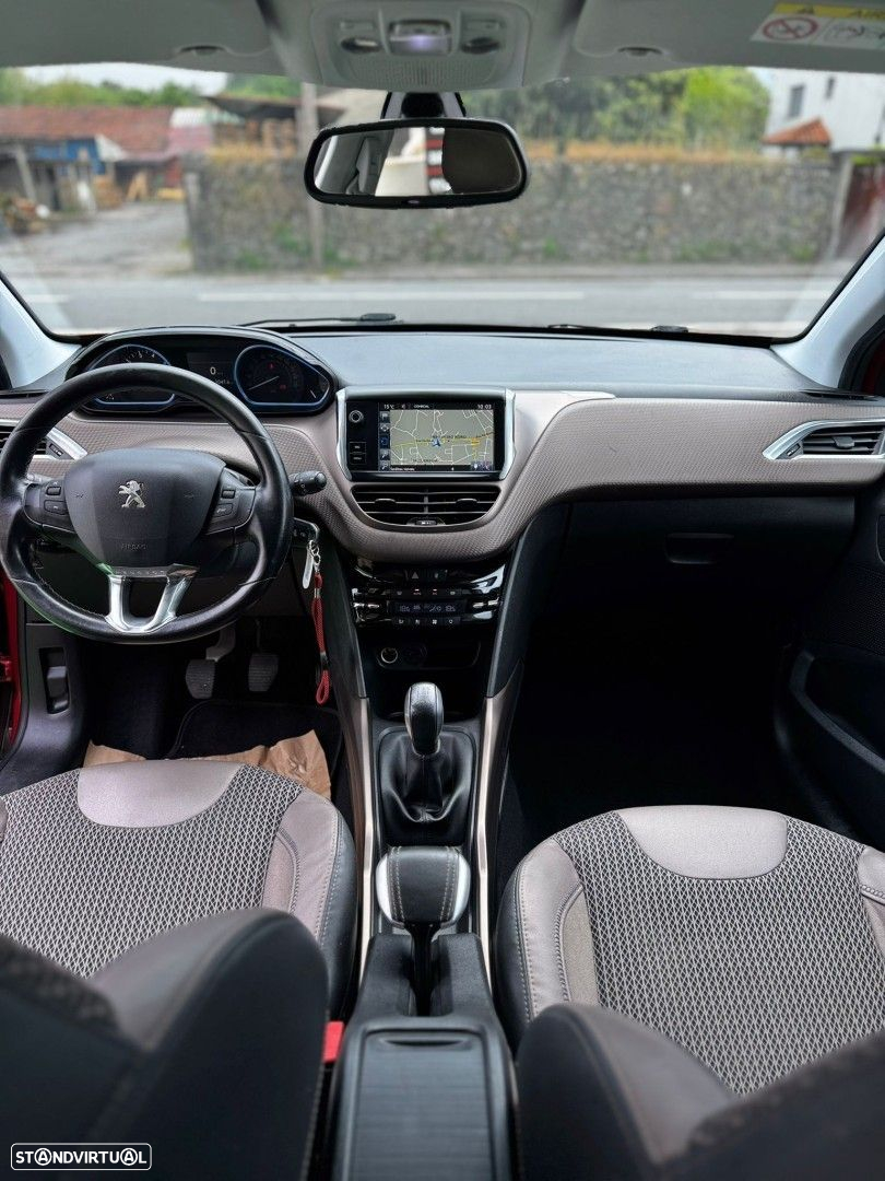 Peugeot 2008 1.2 PureTech Allure - 16