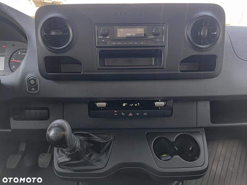 Mercedes-Benz Sprinter - 29