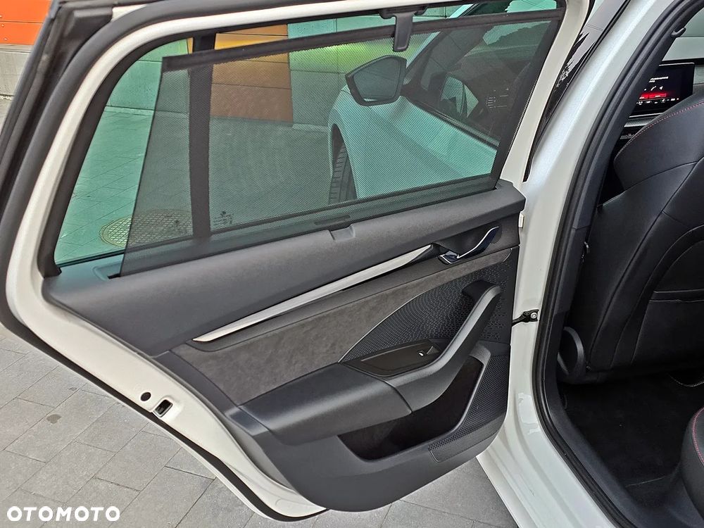 Skoda Octavia 2.0 TDI DSG RS - 29