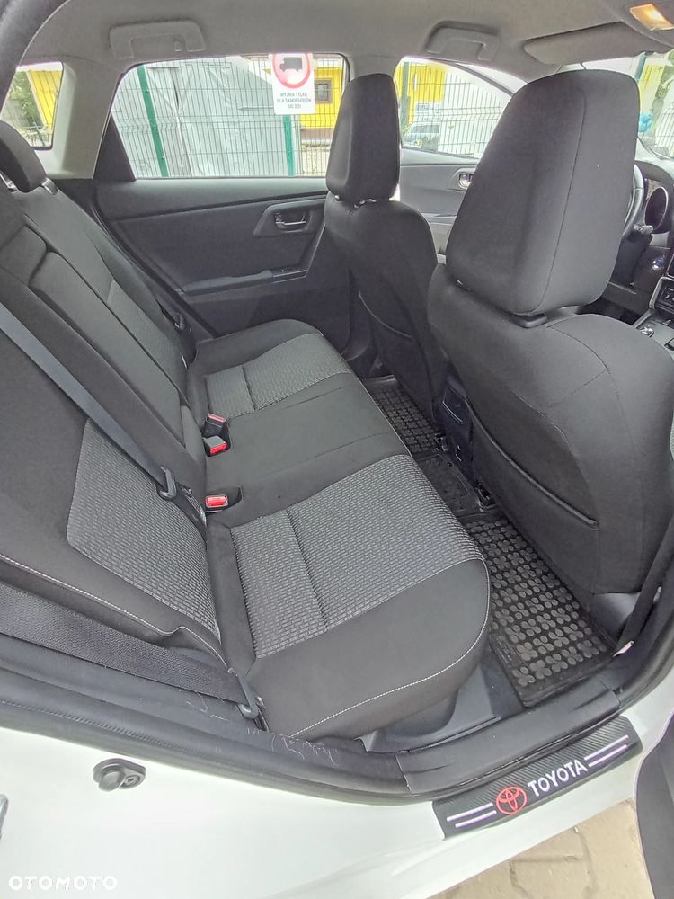 Toyota Auris 1.8 HSD Luna - 11
