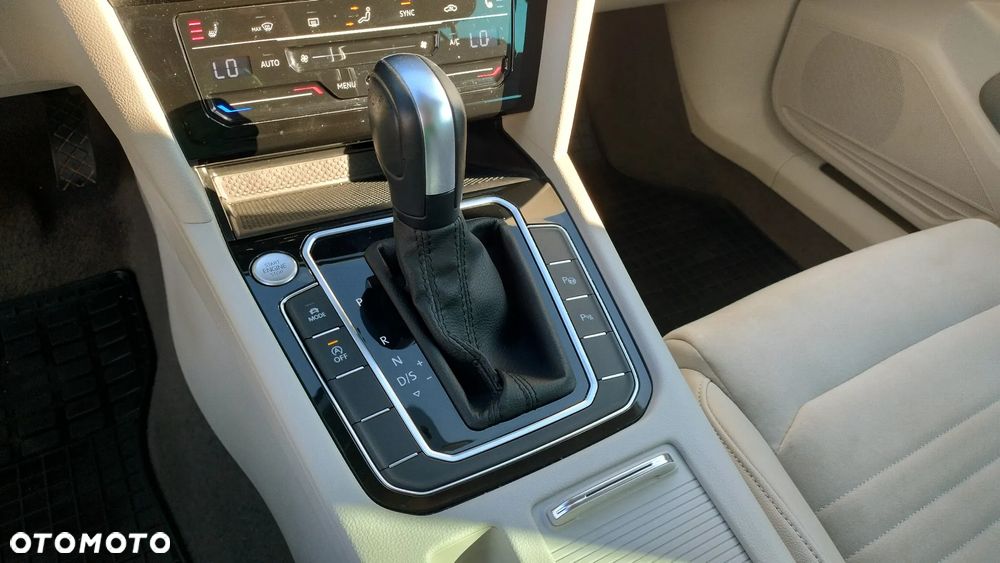 Volkswagen Passat 2.0 TDI 4Mot Elegance DSG - 30