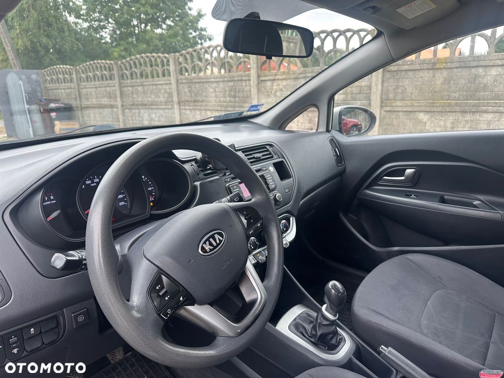 Kia Rio - 22