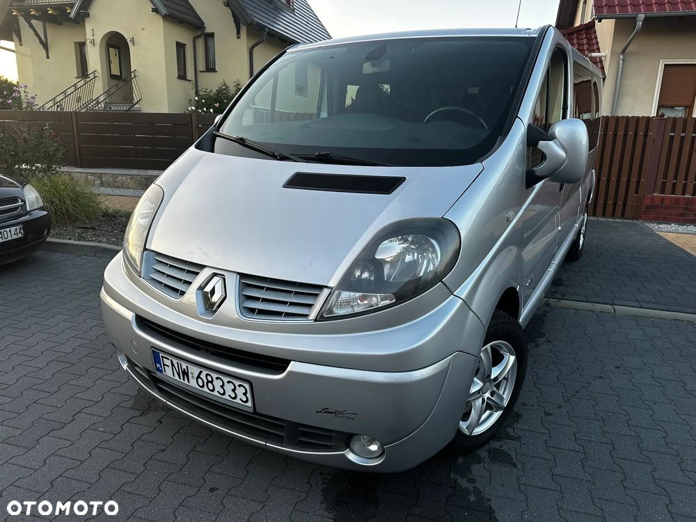 Renault Trafic Grand Passenger Black Edition - 1