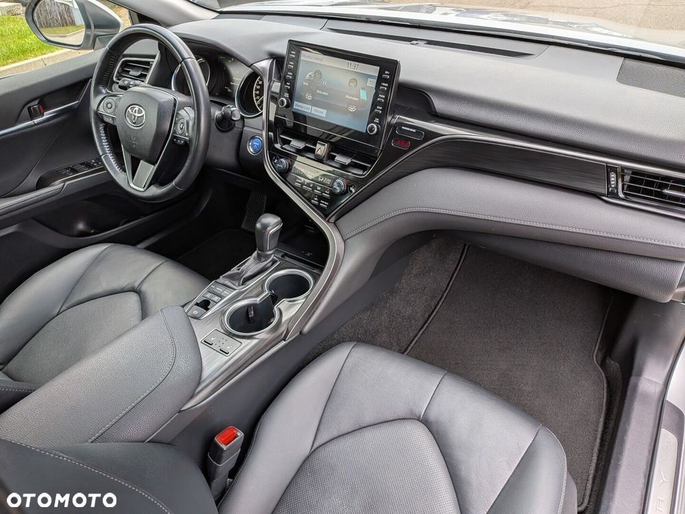 Toyota Camry 2.5 Hybrid Executive CVT - 28
