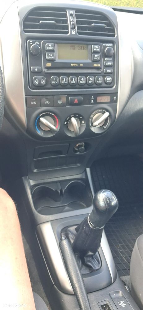 Toyota RAV4 - 11