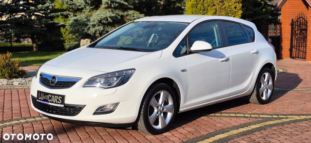 Opel Astra 1.4 ecoFLEX Cosmo - 31