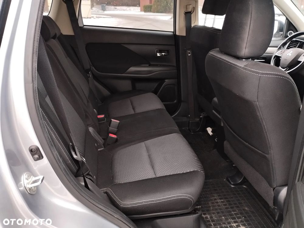 Mitsubishi Outlander 2.0 Intense + 4WD CVT - 11