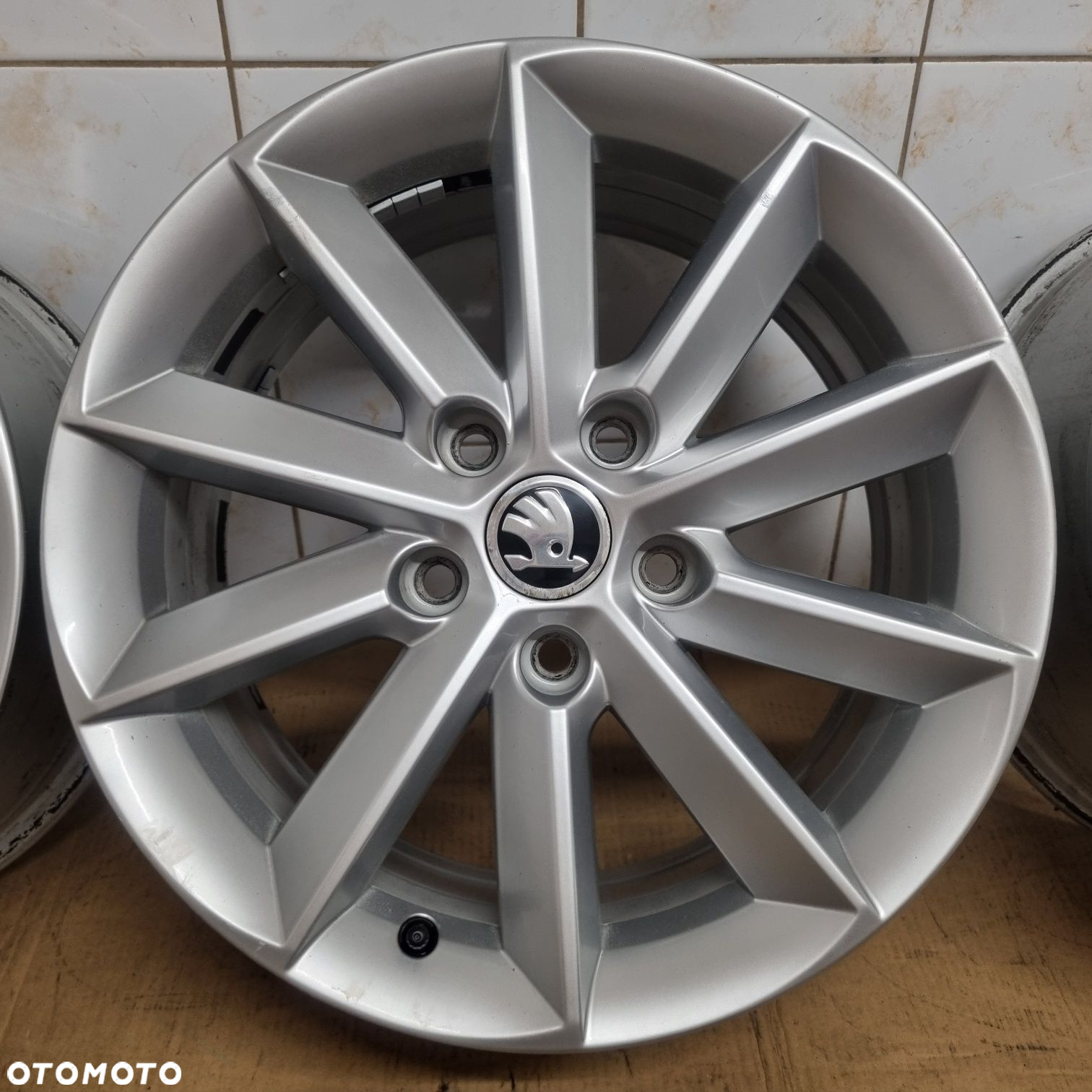 Oryginalne alufelgi 16" Skoda Yeti 5x112 ET45 7Jx16H2 - 3