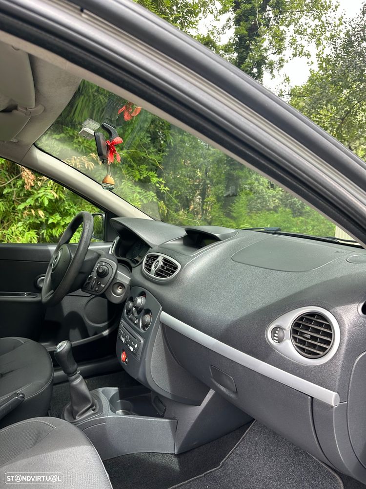 Renault Clio 1.2 16V Dynamique S - 13