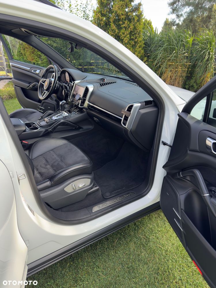 Porsche Cayenne Diesel Platinum Edition - 11